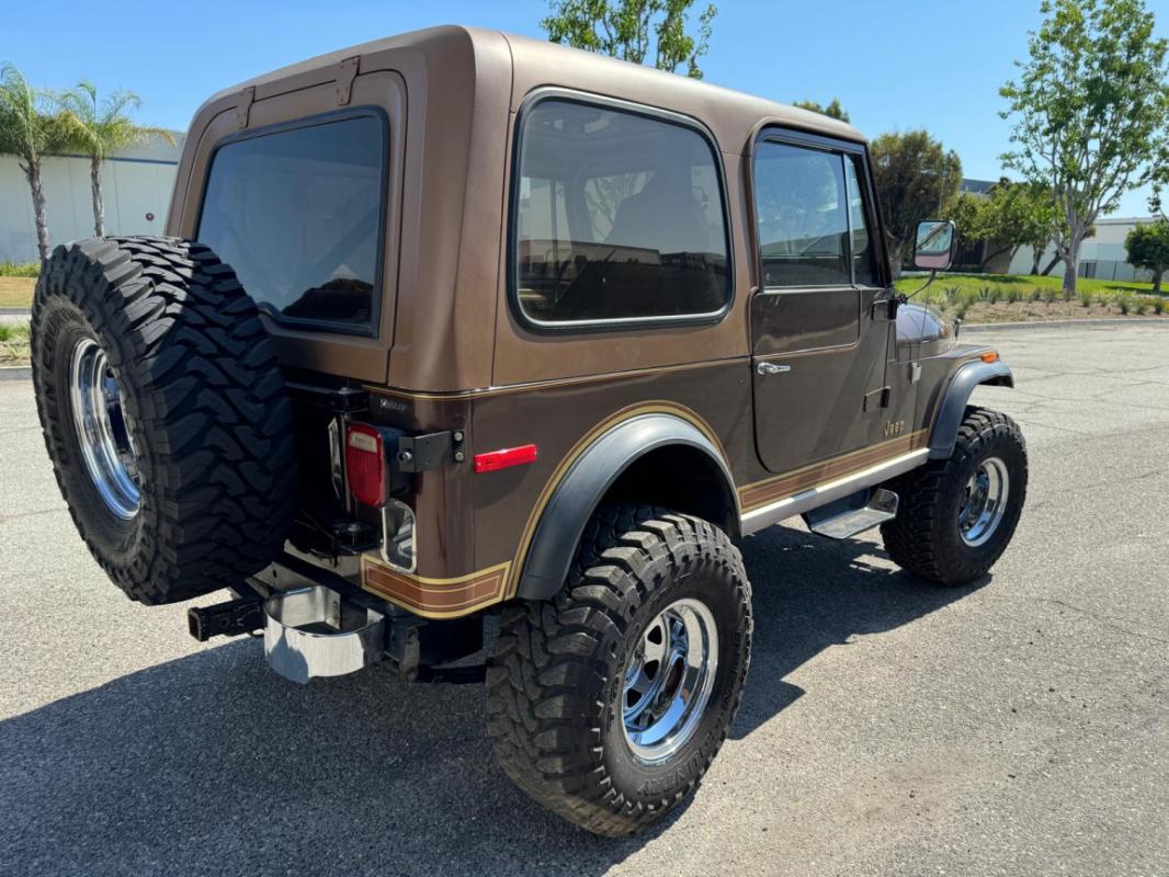 Jeep CJ - LAREDO 5.0 V8 304CI